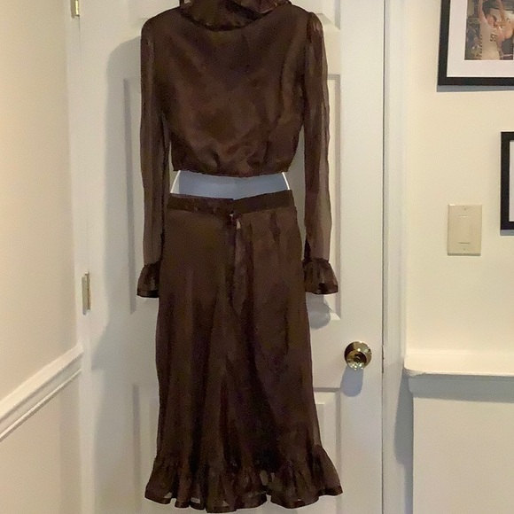 Chic Brown Ruffled Skirt Set - Picture 7 of 13